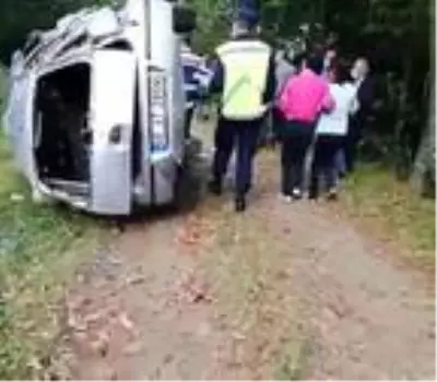 Son dakika haber... El frenini çekmeyi unuttu, şarampole yuvarlanan otomobildeki annesi öldü Son dakika haber... El frenini çekmeyi unuttu, şarampole yuvarlanan otomobildeki annesi öldü