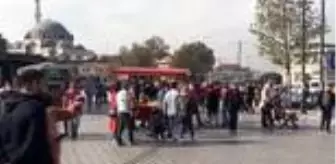 Eminönü Meydanı: Son dakika haberi | Eminönü Meydanı'nda drone destekli Kovid-19 denetimi Eminönü Meydanı: Son dakika haberi | Eminönü Meydanı'nda drone destekli Kovid-19 denetimi
