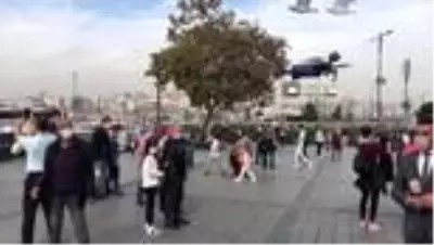 Son dakika haberi | Eminönü Meydanı'nda drone destekli Kovid-19 denetimi Son dakika haberi | Eminönü Meydanı'nda drone destekli Kovid-19 denetimi