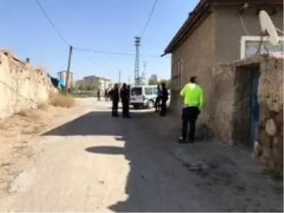 Daha büyük bir acı yok! Otomobilin arkasında duran oğlunu fark etmeyerek 25 metre sürükledi Daha büyük bir acı yok! Otomobilin arkasında duran oğlunu fark etmeyerek 25 metre sürükledi