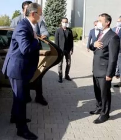 AK Parti Genel Başkan Yardımcısı Özhaseki, Erü'de toplantıya katıldı AK Parti Genel Başkan Yardımcısı Özhaseki, Erü'de toplantıya katıldı