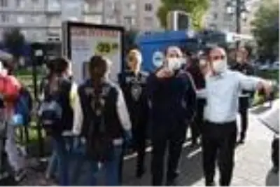 İzinsiz basın açıklaması yapmak isteyen gruba polis engeli İzinsiz basın açıklaması yapmak isteyen gruba polis engeli