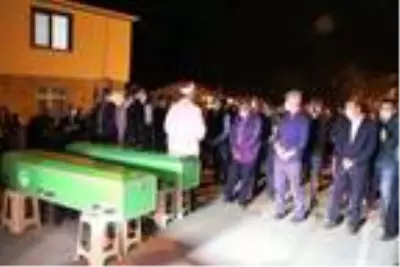 Evde çakmakla oynayan 2 kardeş, yangında öldü (2) Evde çakmakla oynayan 2 kardeş, yangında öldü (2)