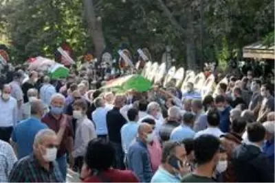 Son dakika haberleri... Feci kazada hayatını kaybeden anne ve kızı son yolculuğuna uğurlandı Son dakika haberleri... Feci kazada hayatını kaybeden anne ve kızı son yolculuğuna uğurlandı