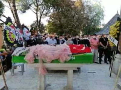 Son dakika haberleri... Feci kazada hayatını kaybeden anne ve kızı son yolculuğuna uğurlandı Son dakika haberleri... Feci kazada hayatını kaybeden anne ve kızı son yolculuğuna uğurlandı