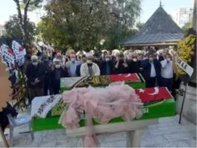 Son dakika haberleri... Feci kazada hayatını kaybeden anne ve kızı son yolculuğuna uğurlandı Son dakika haberleri... Feci kazada hayatını kaybeden anne ve kızı son yolculuğuna uğurlandı