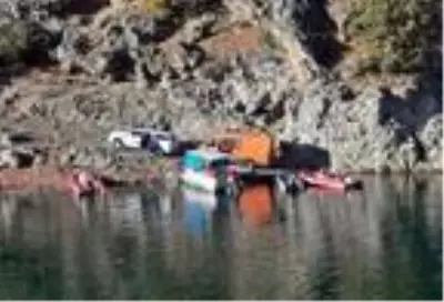 Gülistan'ı arama çalışmaları 17 kilometrelik baraj gölünde devam ediyor Gülistan'ı arama çalışmaları 17 kilometrelik baraj gölünde devam ediyor