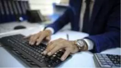 Hazine'ye ve Gelir İdaresi'ne 3 bin yeni personel alımı yapılacak Hazine'ye ve Gelir İdaresi'ne 3 bin yeni personel alımı yapılacak