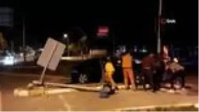İki otomobil çarpıştı: 1 yaralı İki otomobil çarpıştı: 1 yaralı