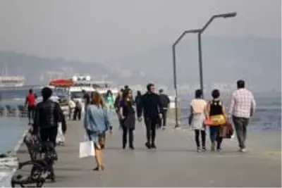 İstanbul sahillerinde maskesiz ve sosyal mesafesiz yoğunluk İstanbul sahillerinde maskesiz ve sosyal mesafesiz yoğunluk