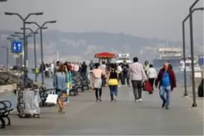 İstanbul sahillerinde maskesiz ve sosyal mesafesiz yoğunluk İstanbul sahillerinde maskesiz ve sosyal mesafesiz yoğunluk
