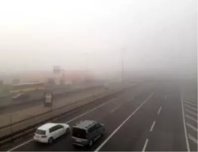 İstanbullular güne sisli bir havayla uyandı İstanbullular güne sisli bir havayla uyandı