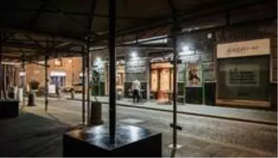 İtalya'da yeni tedbirler: Restoran ve barlara saat kısıtlaması, sinema ve tiyatrolar kapatılıyor İtalya'da yeni tedbirler: Restoran ve barlara saat kısıtlaması, sinema ve tiyatrolar kapatılıyor