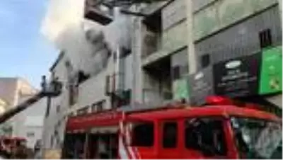 Kağıthane'de iş yerinde çıkan yangın söndürüldü Kağıthane'de iş yerinde çıkan yangın söndürüldü