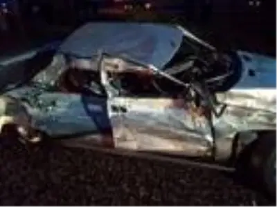 Kamyon ile otomobil kavşakta çarpıştı: 2 yaralı Kamyon ile otomobil kavşakta çarpıştı: 2 yaralı