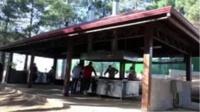 Karlıtepe Mesire Alanı sonbaharda da vatandaşların tercih ettiği yerler arasında oldu Karlıtepe Mesire Alanı sonbaharda da vatandaşların tercih ettiği yerler arasında oldu