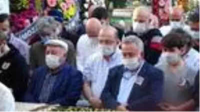 Son dakika haberi... Kazada ölen anne kız gözyaşları arasında toprağa verildi Son dakika haberi... Kazada ölen anne kız gözyaşları arasında toprağa verildi