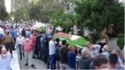 Son dakika haberi... Kazada ölen anne kız gözyaşları arasında toprağa verildi Son dakika haberi... Kazada ölen anne kız gözyaşları arasında toprağa verildi