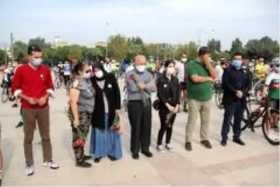 Kazada yaşamını yitiren bisikletli Zeynep'e duygusal anma Kazada yaşamını yitiren bisikletli Zeynep'e duygusal anma