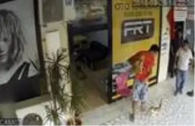 Kedilerin köpeklere saldırılarının biri de Mersin'de ortaya çıktı Kedilerin köpeklere saldırılarının biri de Mersin'de ortaya çıktı