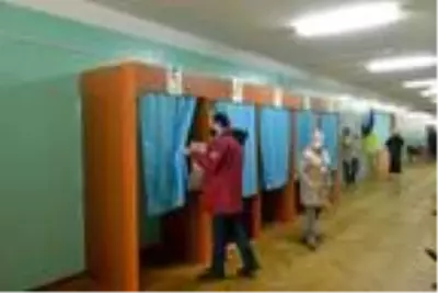 Kiev'de belediye başkanlığı seçiminde Kliçko rakiplerine fark attı Kiev'de belediye başkanlığı seçiminde Kliçko rakiplerine fark attı