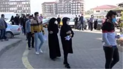 KPSS sınavına geç kalınca içeri alınmadılar KPSS sınavına geç kalınca içeri alınmadılar