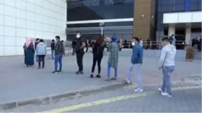 KPSS sınavına geç kalınca içeri alınmadılar KPSS sınavına geç kalınca içeri alınmadılar