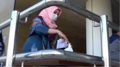 KPSS sınavına geç kalınca içeri alınmadılar KPSS sınavına geç kalınca içeri alınmadılar