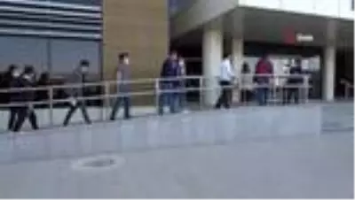 KPSS sınavına geç kalınca içeri alınmadılar KPSS sınavına geç kalınca içeri alınmadılar