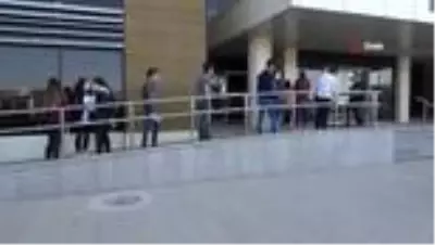 KPSS sınavına geç kalınca içeri alınmadılar KPSS sınavına geç kalınca içeri alınmadılar