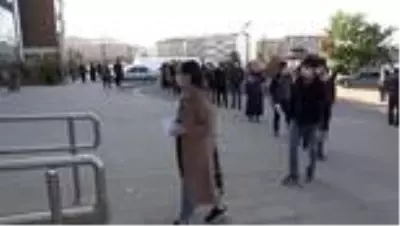 KPSS sınavına geç kalınca içeri alınmadılar KPSS sınavına geç kalınca içeri alınmadılar