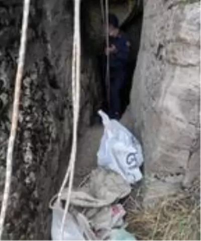 Son dakika haberi! Manisa'da, kaçak kazı yapan 4 şüpheliye suçüstü Son dakika haberi! Manisa'da, kaçak kazı yapan 4 şüpheliye suçüstü