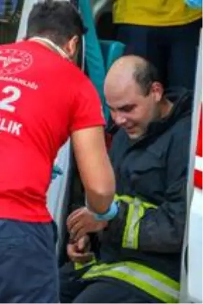 Mobilya atölyesi ve deposu alev alev yandı Mobilya atölyesi ve deposu alev alev yandı