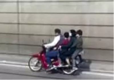 Bursa'da motosiklet üzerinde tehlikeli yolculuk Bursa'da motosiklet üzerinde tehlikeli yolculuk