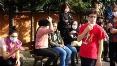 Müşteri tarafından darp edilerek hayatını kaybeden kargocu son yolculuğuna uğurlandı Müşteri tarafından darp edilerek hayatını kaybeden kargocu son yolculuğuna uğurlandı