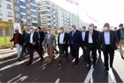 Palandöken'de yenilenen caddeler trafiğe açıldı Palandöken'de yenilenen caddeler trafiğe açıldı