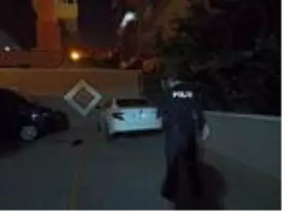 Son dakika: Polis otomobiline çarpan alkollü sürücü otoparkta yakalandı Son dakika: Polis otomobiline çarpan alkollü sürücü otoparkta yakalandı