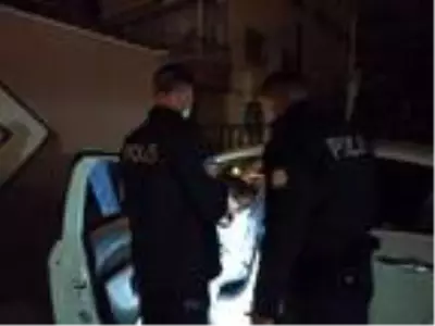 Son dakika: Polis otomobiline çarpan alkollü sürücü otoparkta yakalandı Son dakika: Polis otomobiline çarpan alkollü sürücü otoparkta yakalandı