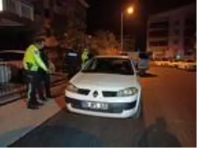 Son dakika: Polis otomobiline çarpan alkollü sürücü otoparkta yakalandı Son dakika: Polis otomobiline çarpan alkollü sürücü otoparkta yakalandı