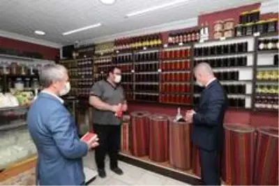 Şahinbey'de maske ve mesafe denetimleri sürüyor Şahinbey'de maske ve mesafe denetimleri sürüyor
