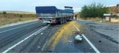 Şanlıurfa'da trafik kazası : 2 ölü, 1 yaralı Şanlıurfa'da trafik kazası : 2 ölü, 1 yaralı