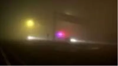 Silivri'de yoğun sis sürücülere zor anlar yaşatıyor Silivri'de yoğun sis sürücülere zor anlar yaşatıyor