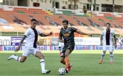 Süper Lig: Aytemiz Alanyaspor: 1 -Fatih Karagümrük: 0 (İlk yarı) Süper Lig: Aytemiz Alanyaspor: 1 -Fatih Karagümrük: 0 (İlk yarı)
