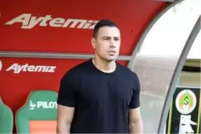 Süper Lig: Aytemiz Alanyaspor: 1 -Fatih Karagümrük: 0 (İlk yarı) Süper Lig: Aytemiz Alanyaspor: 1 -Fatih Karagümrük: 0 (İlk yarı)
