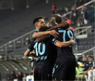 Süper Lig: Fenerbahçe: 0 - Trabzonspor: 1 (İlk yarı)