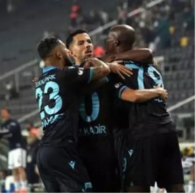 Süper Lig: Fenerbahçe: 0 - Trabzonspor: 1 (İlk yarı)
