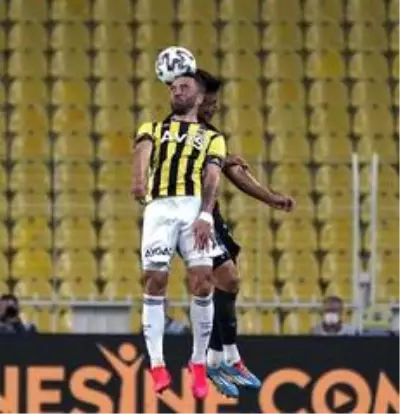 Süper Lig: Fenerbahçe: 0 - Trabzonspor: 1 (İlk yarı)