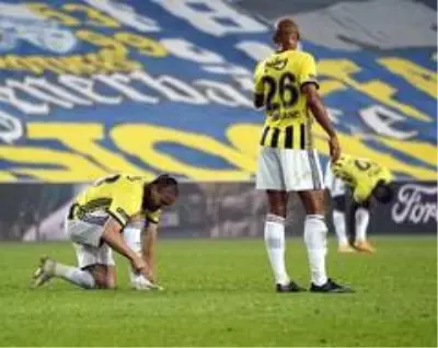Süper Lig: Fenerbahçe: 0 - Trabzonspor: 1 (İlk yarı)