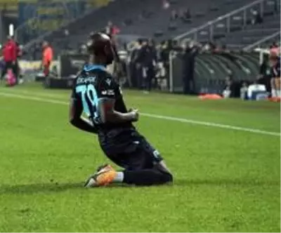 Süper Lig: Fenerbahçe: 0 - Trabzonspor: 1 (İlk yarı)