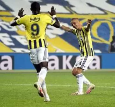 Fenerbahçe, sahasında Trabzonspor'u 3-1 mağlup etti Fenerbahçe, sahasında Trabzonspor'u 3-1 mağlup etti